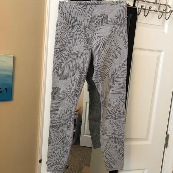 Athleta Pants - Athleta leggings